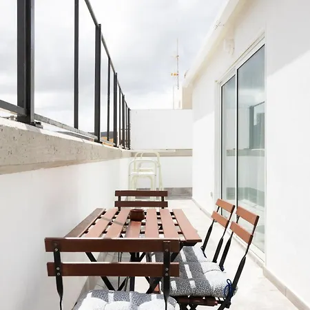 New Center Cristianos Apartmán *