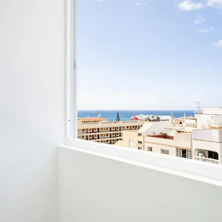 New Center Cristianos Apartmán *