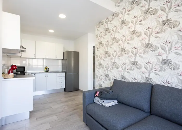 New Center Cristianos Apartman